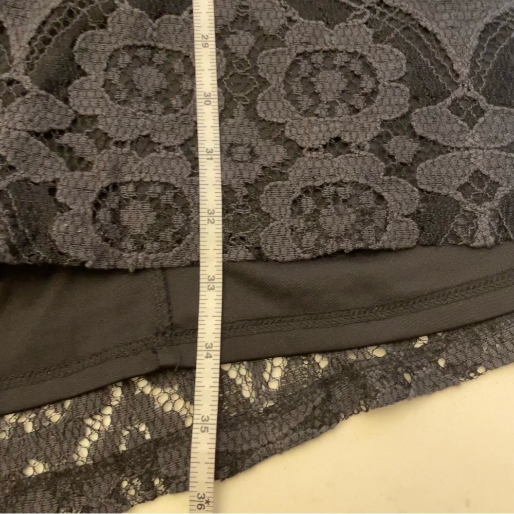 ASTR black lace overlay long bell sleeve v neck dress M - Picture 12 of 12